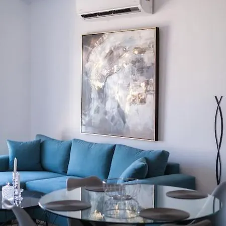 Royal Luxury Homes - 8 *