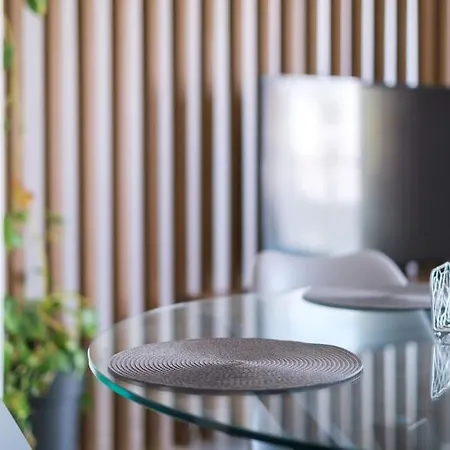 Διαμέρισμα Royal Luxury Homes - 8 *